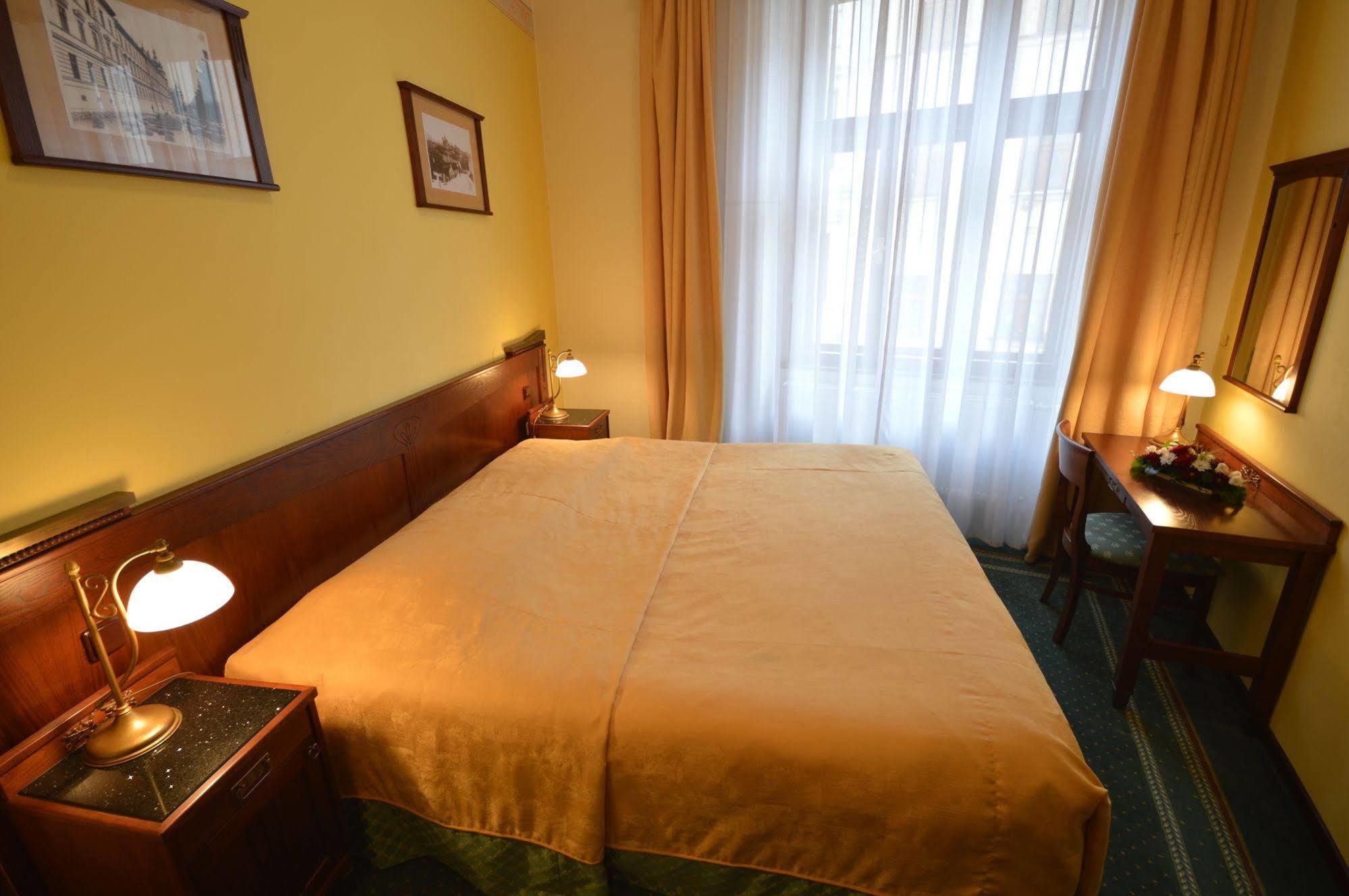 Grandhotel Garni Jihlava Exterior foto
